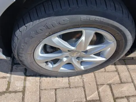 208 - 1.5 ACTIVE PACK 8V 4P MANUAL