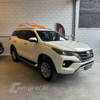 HILUX 2.8 SW4 4X4 8V
