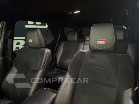 HILUX SW4 2.8 D-4d Turbo Gr-s 7L 4X4