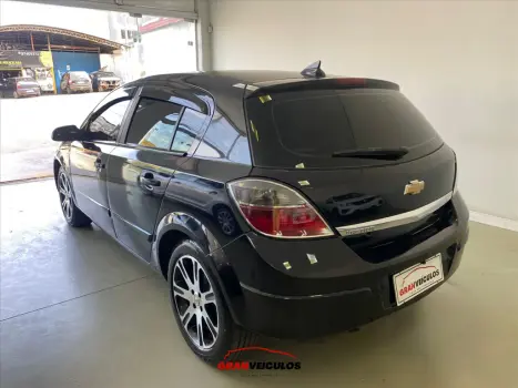 VECTRA 2.0 MPFI GT HATCH 8V FLEX 4P MANUAL