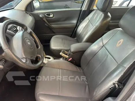 Megane Sedan Dynamique 2.0 16V Aut.