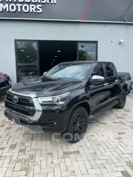 Toyota HILUX 2.8 D-4d Turbo CD SRX 4X4 4 portas