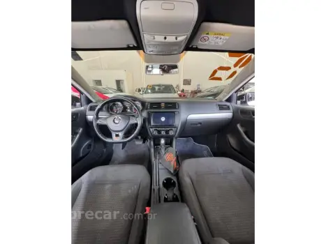 JETTA 2.0 TRENDLINE FLEX 4P TIPTRONIC