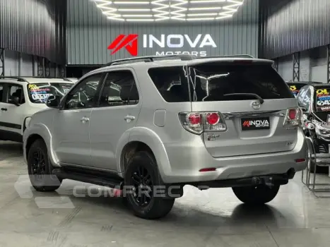 HILUX SW4 - 3.0 SRV 4X4 7 LUGARES 16V TURBO INTERCOOLER 4P A