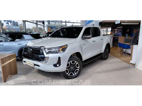 Toyota HILUX 2.8 D-4D TURBO DIESEL CD SRX 4X4 AUTOMÁTICO 5 portas