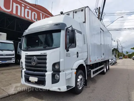 Volkswagen Constellation 24.280 Teto Alto Cab. Leito Automático 2 portas