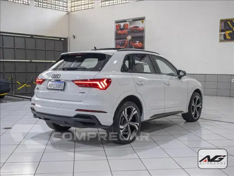 Q3 2.0 40 TFSI Performance Black Quattro