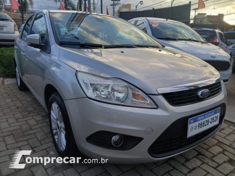 FORD FOCUS SEDAN - 2.0 GLX SEDAN 16V 4P MANUAL 4 portas