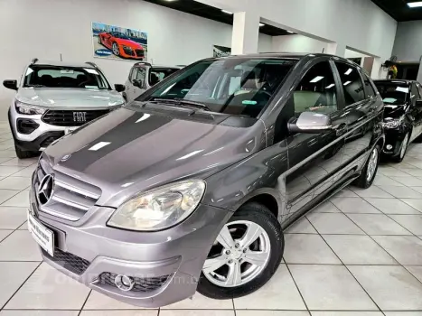 Mercedes-Benz B-180 CONFORT 1.7 4 portas