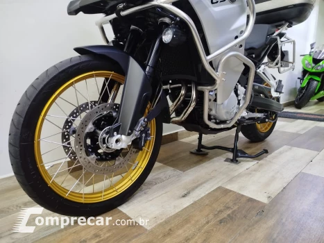 F 850 GS ADVENTURE 40 ANOS
