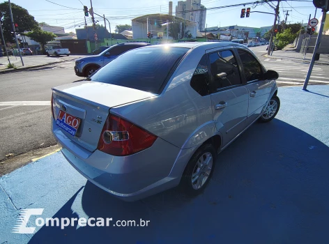 FIESTA 1.6 MPI Class Sedan 8V