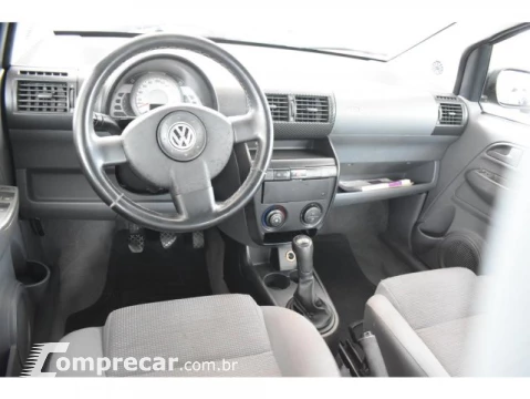 Volkswagen FOX - 1.6 MI PLUS 8V 4P MANUAL 4 portas