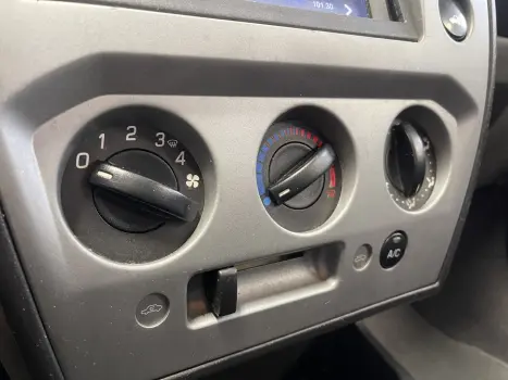 FIESTA 1.6 ROCAM SEDAN 8V FLEX 4P MANUAL