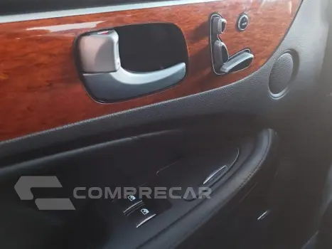 EQUUS - 4.6 V8 SEDAN 4P AUTOMÁTICO