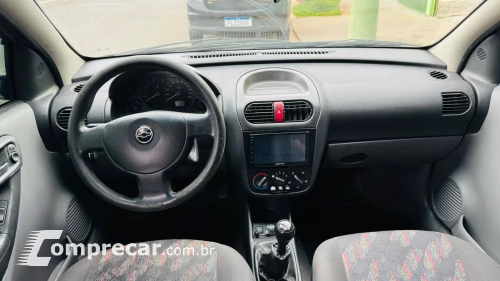 CORSA 1.8 MPFI Maxx Sedan 8V