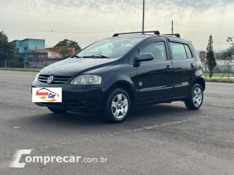 Volkswagen FOX - 1.0 MI ROUTE 8V 4P MANUAL 4 portas