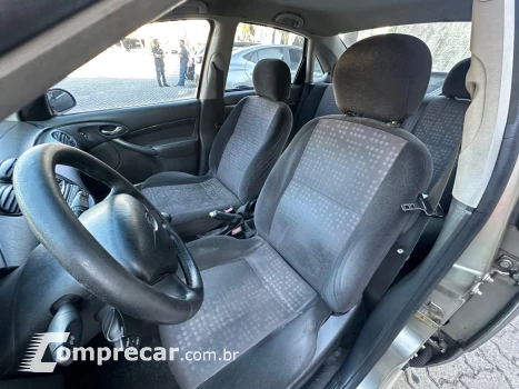 FOCUS 2.0 GHIA SEDAN 16V GASOLINA 4P MANUAL