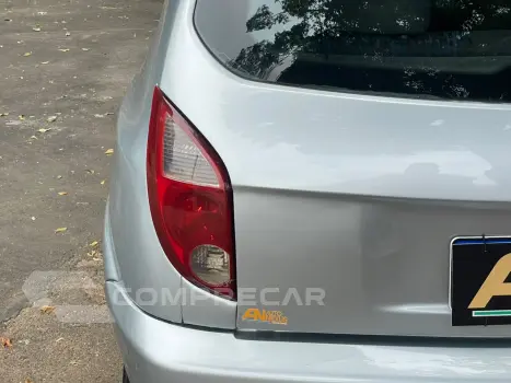 CELTA 1.0 MPFI Life 8V