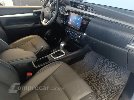 HILUX 2.8 D-4D TURBO CD SRX PLUS 4X4 AUTOMÁTICO