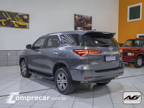 HILUX SW4 2.7 SRV 7 Lugares 4X2 16V