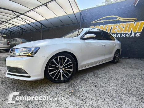 Volkswagen JETTA 2.0 TSI Highline 211cv 4 portas