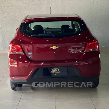 ONIX HATCH LT 1.0 8V FlexPower 5p Mec.