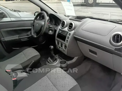 FIESTA 1.6 MPI Class Hatch 8V