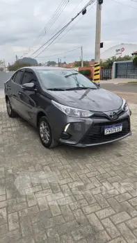 YARIS 1.5 16V Sedan XS Connect