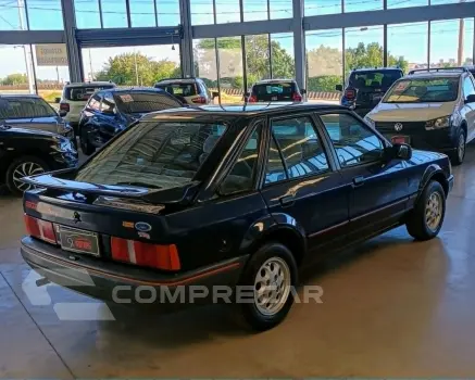 ESCORT 1.8 Guarujá 8V