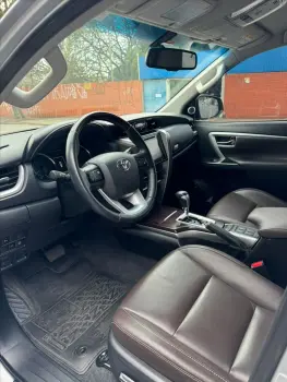 HILUX SW4 2.8 SRX 4X4 7 Lugares 16V Turbo Intercooler