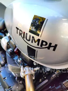 TRIUMPH STREET TWIN