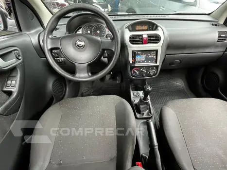 CORSA 1.4 MPFI Premium Sedan 8V