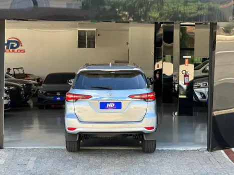 HILUX SWSRXA4FD
