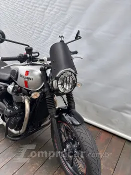 TRIUMPH STREET TWIN