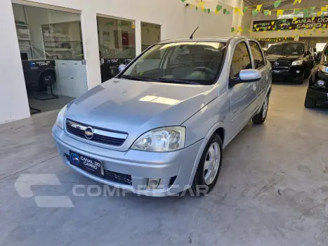 CORSA 1.4 MPFI Premium Sedan 8V