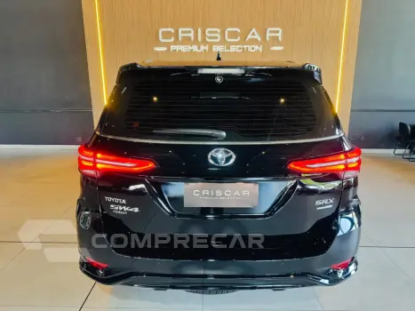 HILUX SW4 2.8 D-4D TURBO DIESEL SRX PLATINUM 7L 4X4 AUTOMÁTI