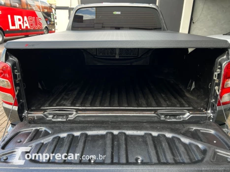 L200 TRITON 2.4 16V Turbo Sport GLS CD 4X4
