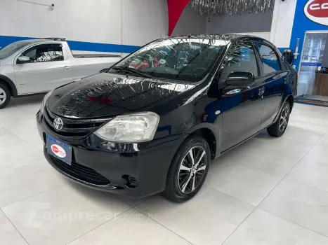 Toyota ETIOS 1.5 XS Sedan 16V 4 portas