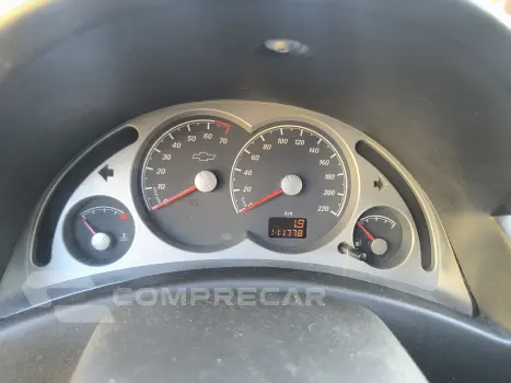CORSA 1.4 MPFI Premium Sedan 8V