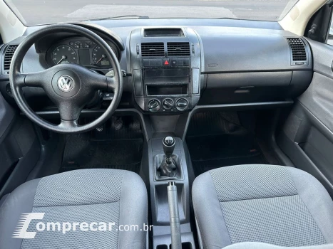 Volkswagen Polo SPORTLINE 1.6 Mi Total Flex 8V 5p 4 portas