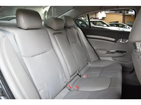 CIVIC - 1.8 EXS 16V 4P AUTOMÁTICO