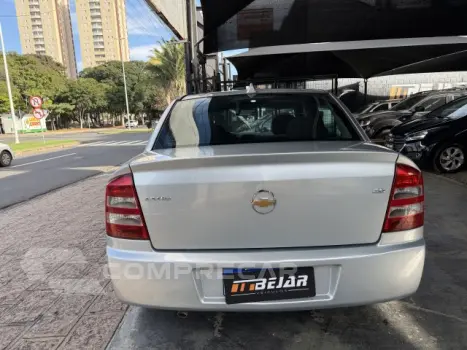 ASTRA SEDAN - 2.0 MPFI ADVANTAGE SEDAN 8V 4P AUTOMÁTICO