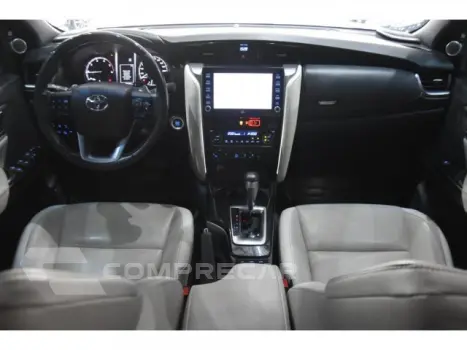 HILUX SW4 - 2.8 D-4D TURBO DIAMOND 7L AUTOMÁTICO