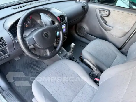 CORSA 1.8 MPFI Sedan 8V