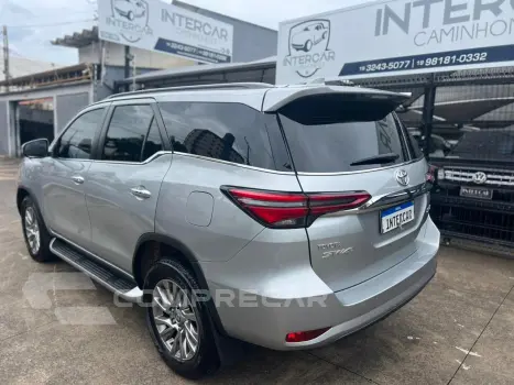 HILUX SW4 2.8 D-4d Turbo SRX 7L 4X4