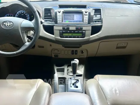 HILUX SW4 3.0 SRV 4X4 16V TURBO INTERCOOLER DIESEL 4P AUTOMÁ