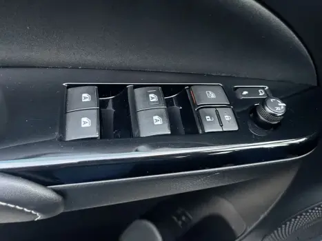 Yaris Sedan 1.5 16V 4P FLEX XS MULTIDRIVE AUTOMÁTICO CVT