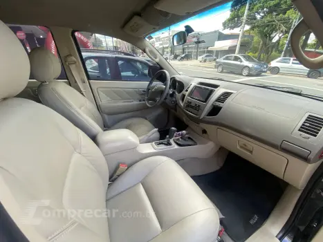 HILUX 2.8 SW4 4X4 8V