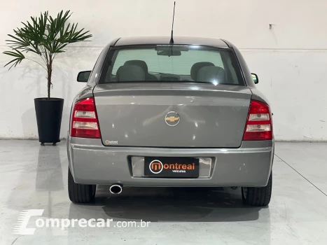 ASTRA 1.8 MPFI GL Sedan 8V