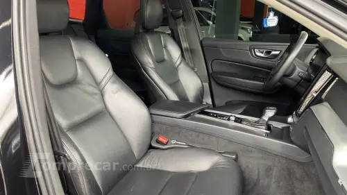 VOLVO XC60 2.0 D5 MOMENTUM AWD